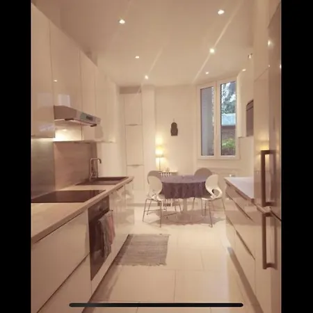 Apartment Appartement Meuble Vue Sur La Tour Eiffel Paris